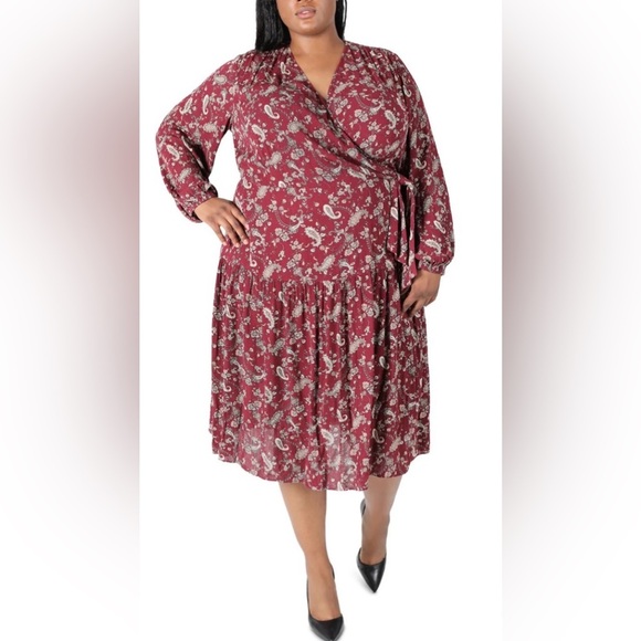 Robbie Bee Dresses & Skirts - Paisley Faux Wrap Dress